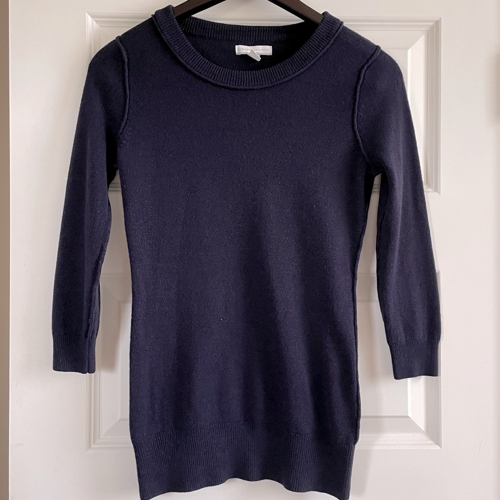 Women’s Navy Blue Long Sleeve Sweater, Size XS.